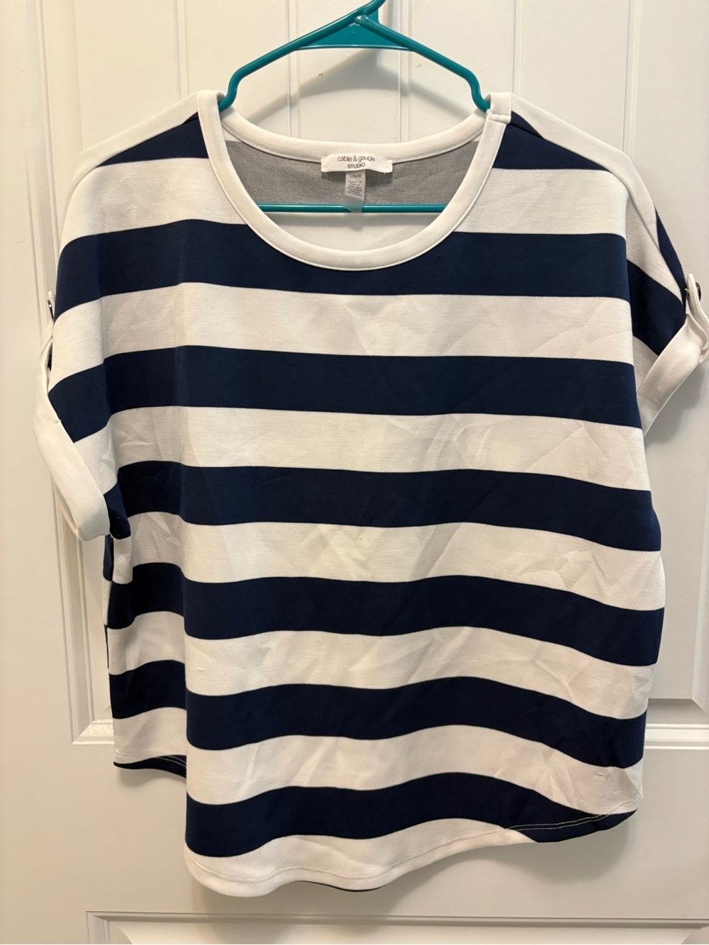 Cable & Gauge Navy & White Striped Short Sleeve Tee. Size Large.